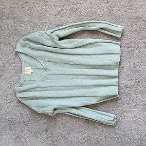 V-NECK Sweater
